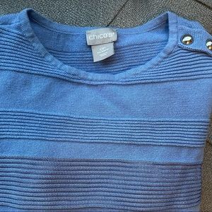 CHICO’S button shoulder petite pullover